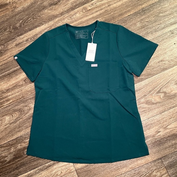 NWT Figs Forest Green W_CATARINA ONE-POCKET SCRUB TOP FW 1000 РО #4746 - Picture 1 of 6